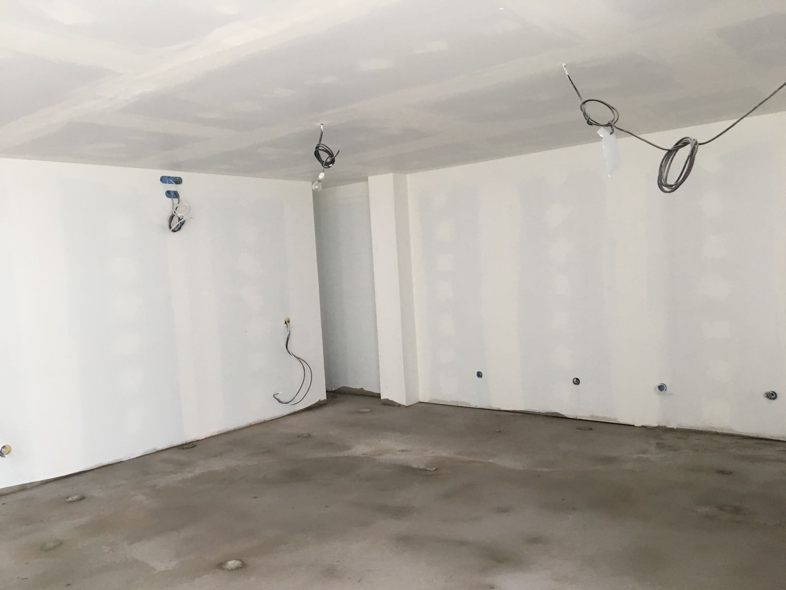 Pièce vide avant home staging